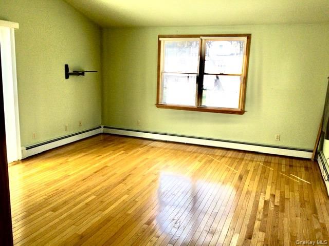 56 Gwendolyn Place, East Islip, NY 11730