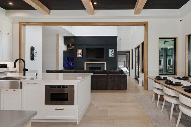 425 N Copa Palm Loop, Montgomery, TX 77316