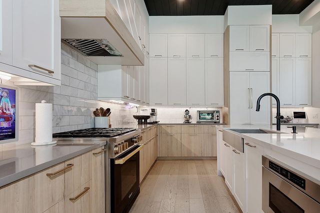 425 N Copa Palm Loop, Montgomery, TX 77316