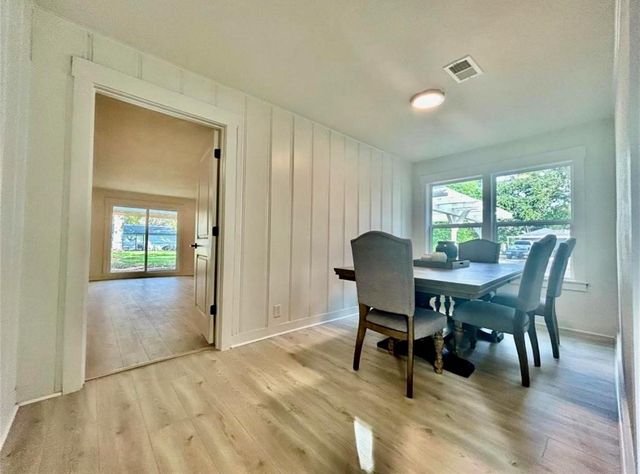 319 Wisteria Street, Lake Jackson, TX 77566