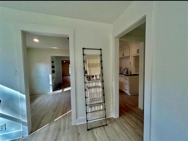 319 Wisteria Street, Lake Jackson, TX 77566