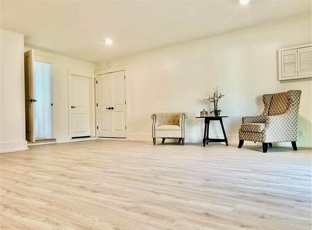 319 Wisteria Street, Lake Jackson, TX 77566