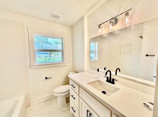 319 Wisteria Street, Lake Jackson, TX 77566