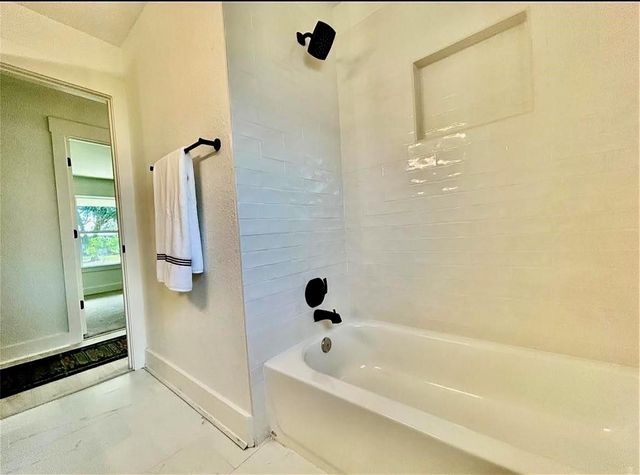 319 Wisteria Street, Lake Jackson, TX 77566