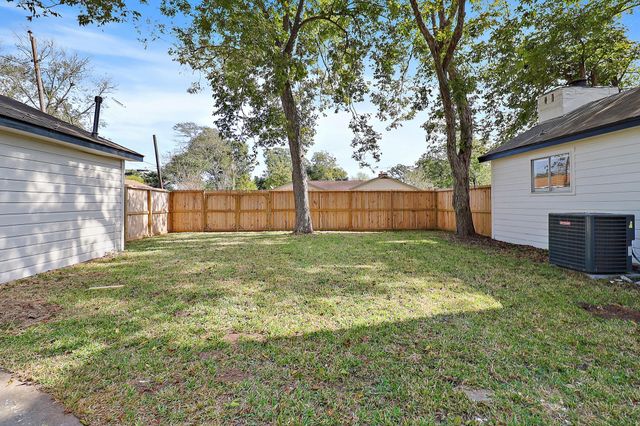 200 Scott Street, Baytown, TX 77520