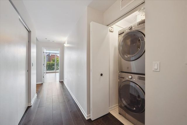 1546 N ORLEANS Street 708, Chicago, IL 60610