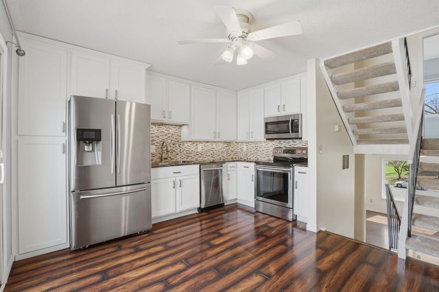 1768 Meadowlark Court 31768, Eagan, MN 55122