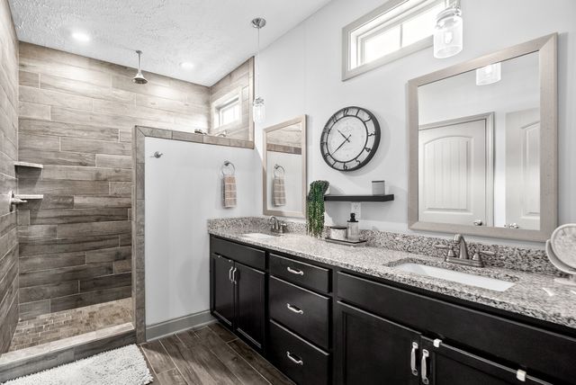 1104 Michaela Cir, Clarksville, TN 37043