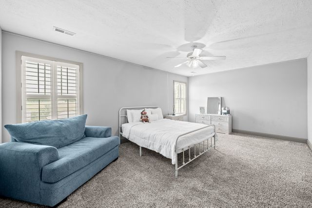 1104 Michaela Cir, Clarksville, TN 37043