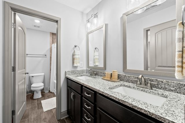 1104 Michaela Cir, Clarksville, TN 37043