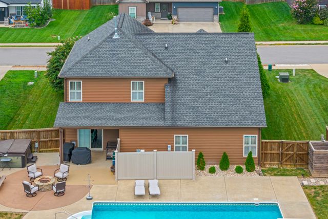 1104 Michaela Cir, Clarksville, TN 37043