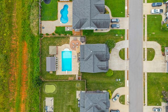 1104 Michaela Cir, Clarksville, TN 37043