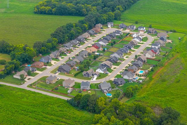 1104 Michaela Cir, Clarksville, TN 37043