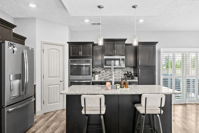 1104 Michaela Cir, Clarksville, TN 37043