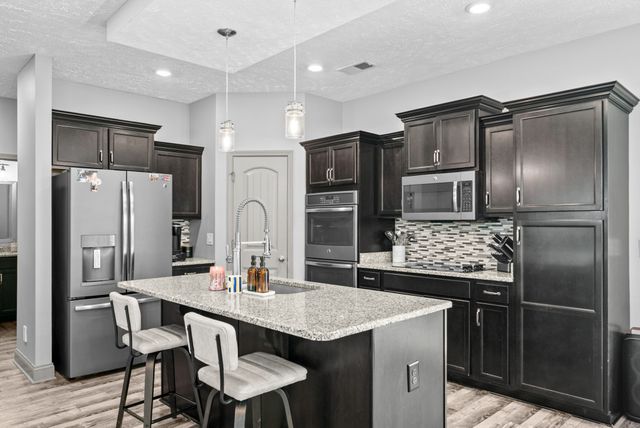 1104 Michaela Cir, Clarksville, TN 37043