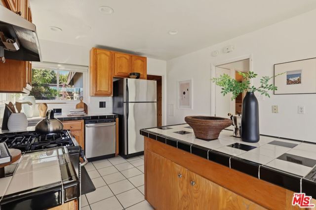 3907 Franklin Avenue, Los Angeles, CA 90027