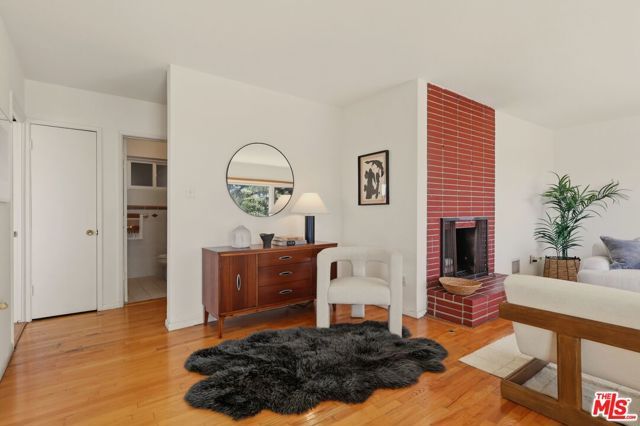 3907 Franklin Avenue, Los Angeles, CA 90027