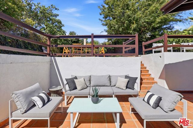 3907 Franklin Avenue, Los Angeles, CA 90027