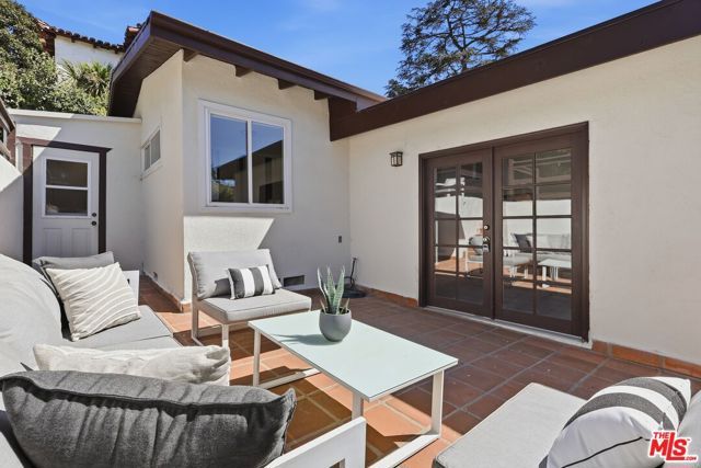 3907 Franklin Avenue, Los Angeles, CA 90027
