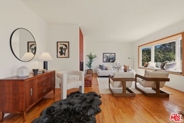 3907 Franklin Avenue, Los Angeles, CA 90027