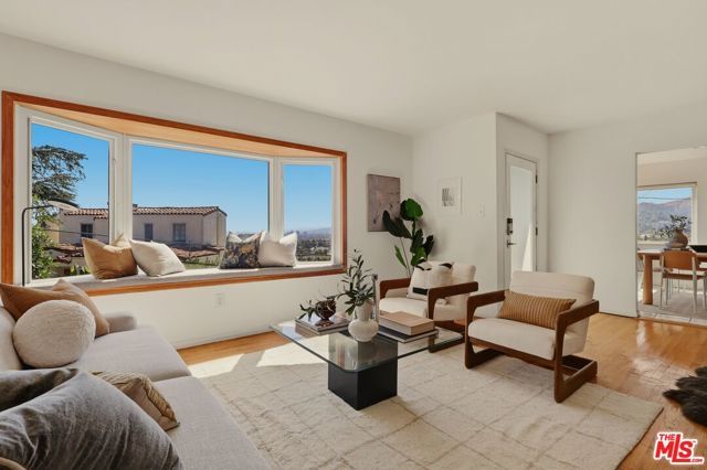 3907 Franklin Avenue, Los Angeles, CA 90027