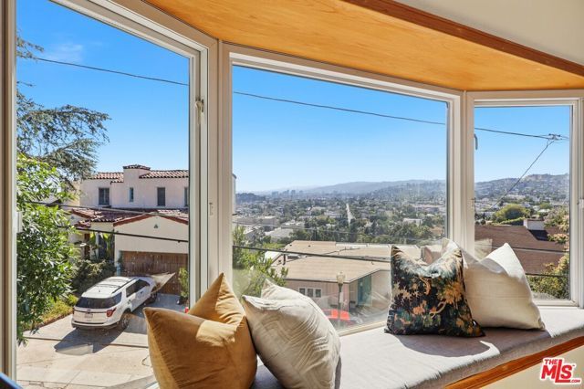 3907 Franklin Avenue, Los Angeles, CA 90027
