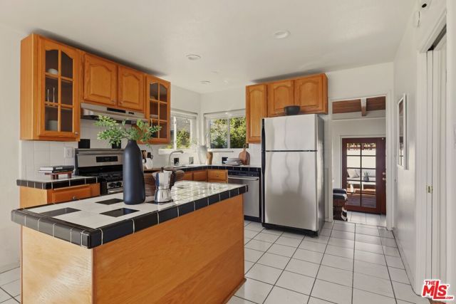 3907 Franklin Avenue, Los Angeles, CA 90027