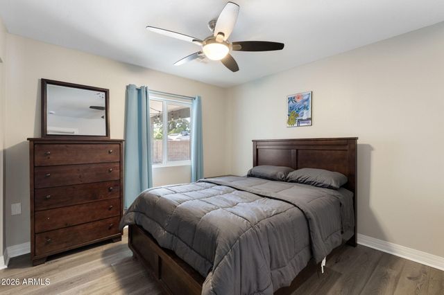 2418 W CALAVAR Road, Phoenix, AZ 85023