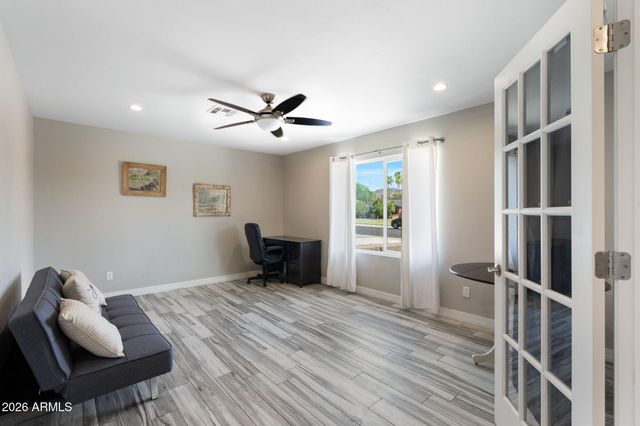 2418 W CALAVAR Road, Phoenix, AZ 85023