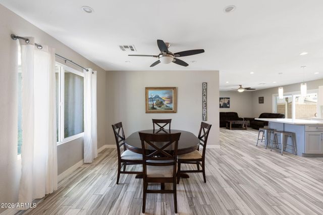 2418 W CALAVAR Road, Phoenix, AZ 85023