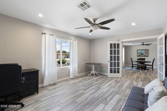 2418 W CALAVAR Road, Phoenix, AZ 85023
