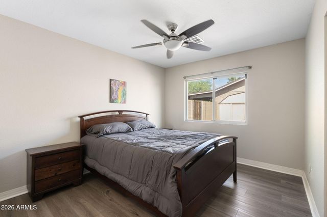 2418 W CALAVAR Road, Phoenix, AZ 85023