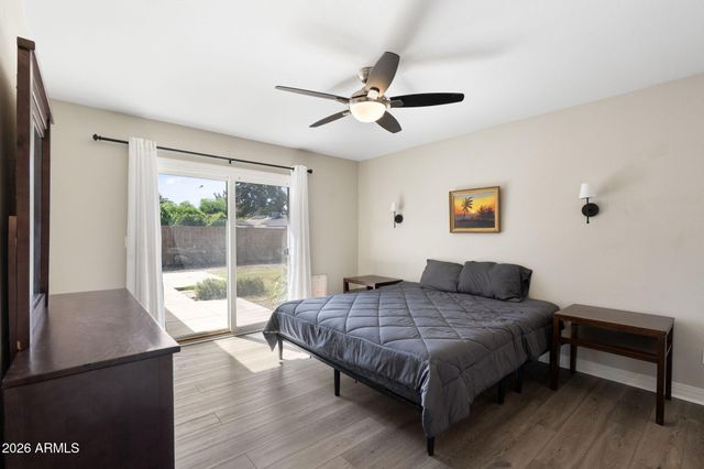 2418 W CALAVAR Road, Phoenix, AZ 85023