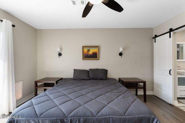 2418 W CALAVAR Road, Phoenix, AZ 85023