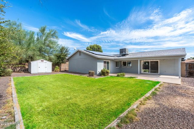 2418 W CALAVAR Road, Phoenix, AZ 85023