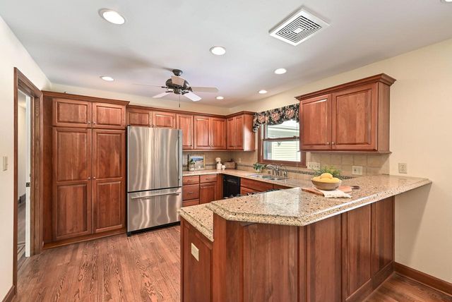 840 Terrace DRIVE, Elm Grove, WI 53122