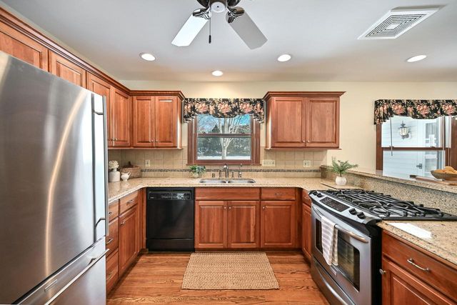 840 Terrace DRIVE, Elm Grove, WI 53122