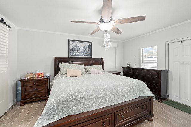 842 90TH AVENUE N, St Petersburg, FL 33702