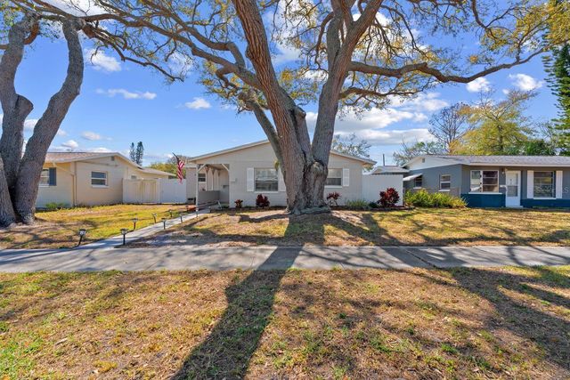 842 90TH AVENUE N, St Petersburg, FL 33702