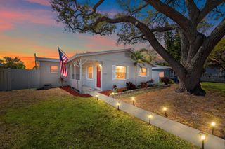 842 90TH AVENUE N, St Petersburg, FL 33702