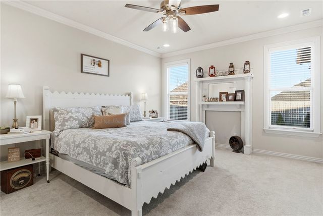 425 Frizzo Street, Tontitown, AR 72762