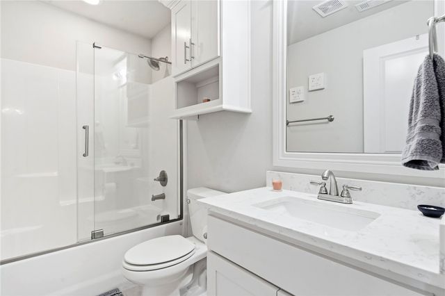 425 Frizzo Street, Tontitown, AR 72762