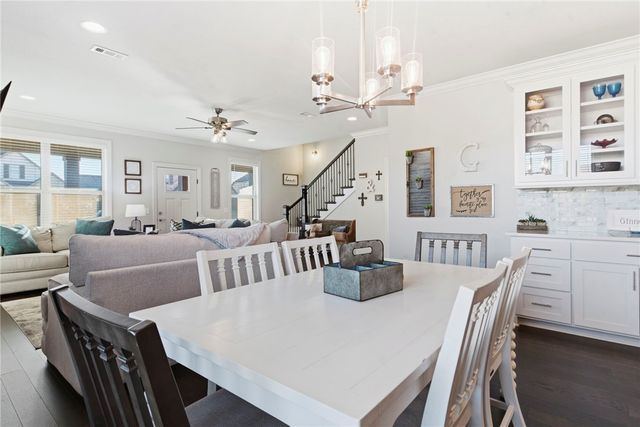 425 Frizzo Street, Tontitown, AR 72762