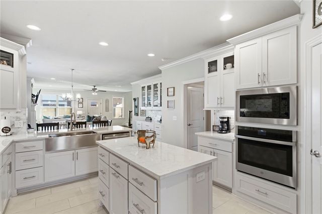 425 Frizzo Street, Tontitown, AR 72762