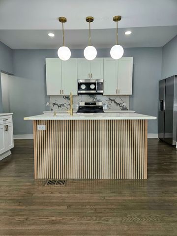 234 W 105th Place, Chicago, IL 60628