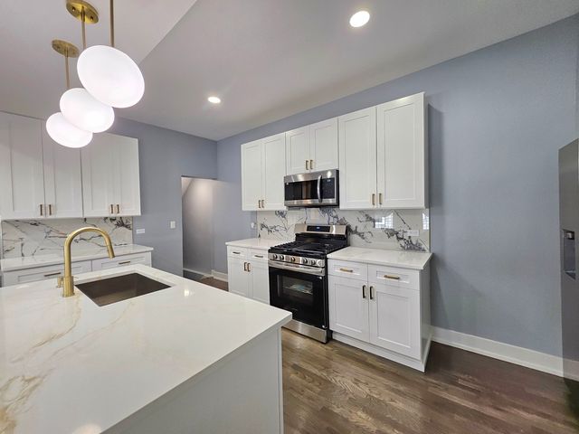 234 W 105th Place, Chicago, IL 60628