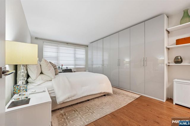 555 North Avenue 1V, Fort Lee, NJ 07024