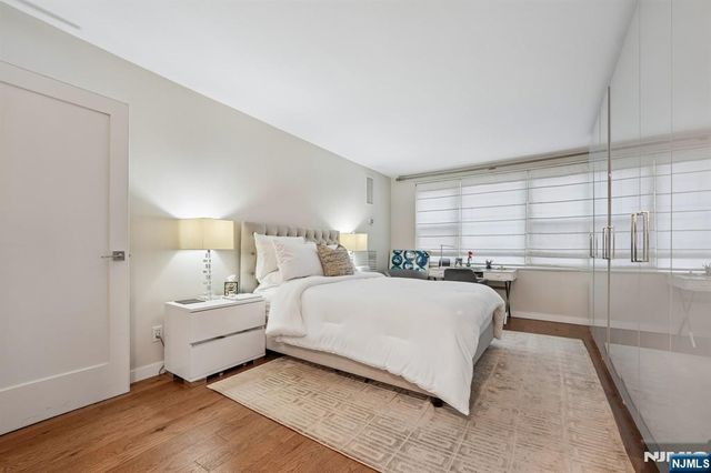 555 North Avenue 1V, Fort Lee, NJ 07024