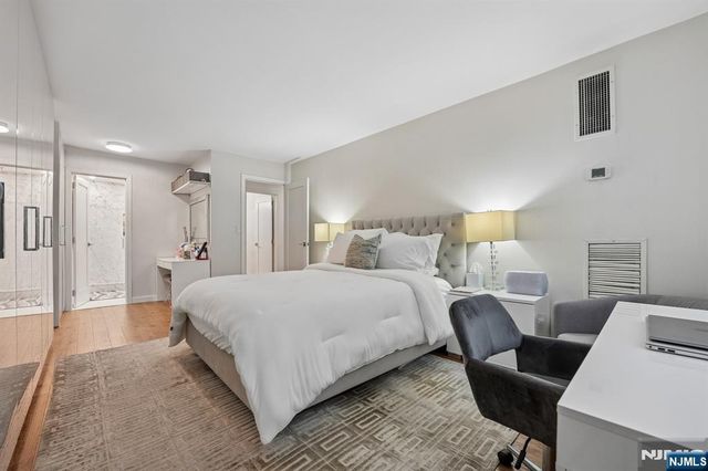 555 North Avenue 1V, Fort Lee, NJ 07024