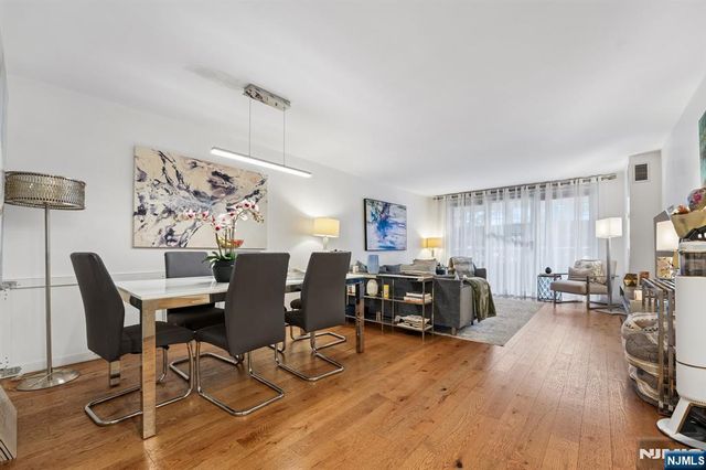 555 North Avenue 1V, Fort Lee, NJ 07024
